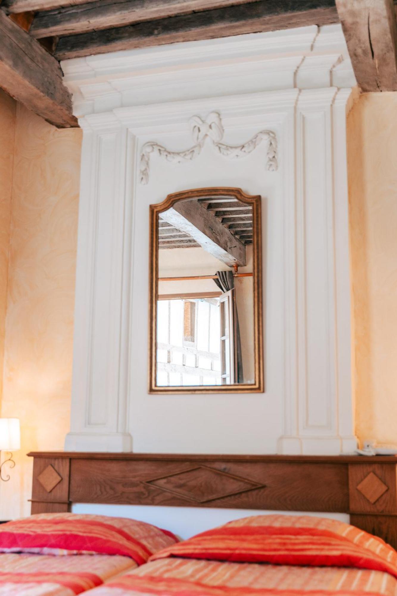 Hotel Des Consuls Castelnau-de-Montmiral Экстерьер фото