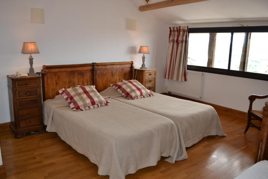 Hotel Des Consuls Castelnau-de-Montmiral Номер фото